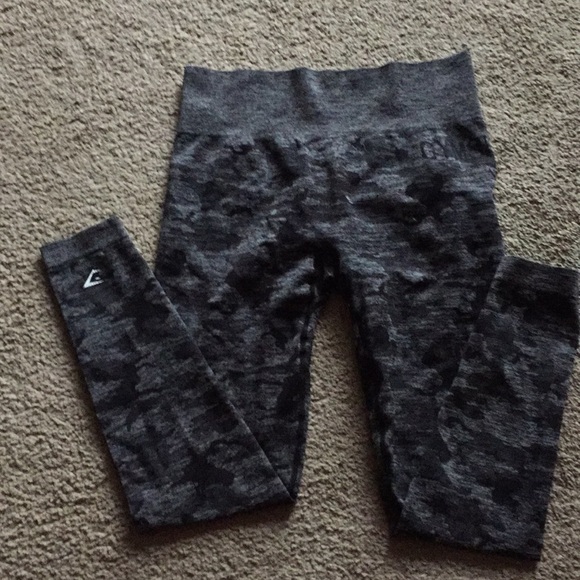 Gymshark Pants - Gymshark camo Leggings L